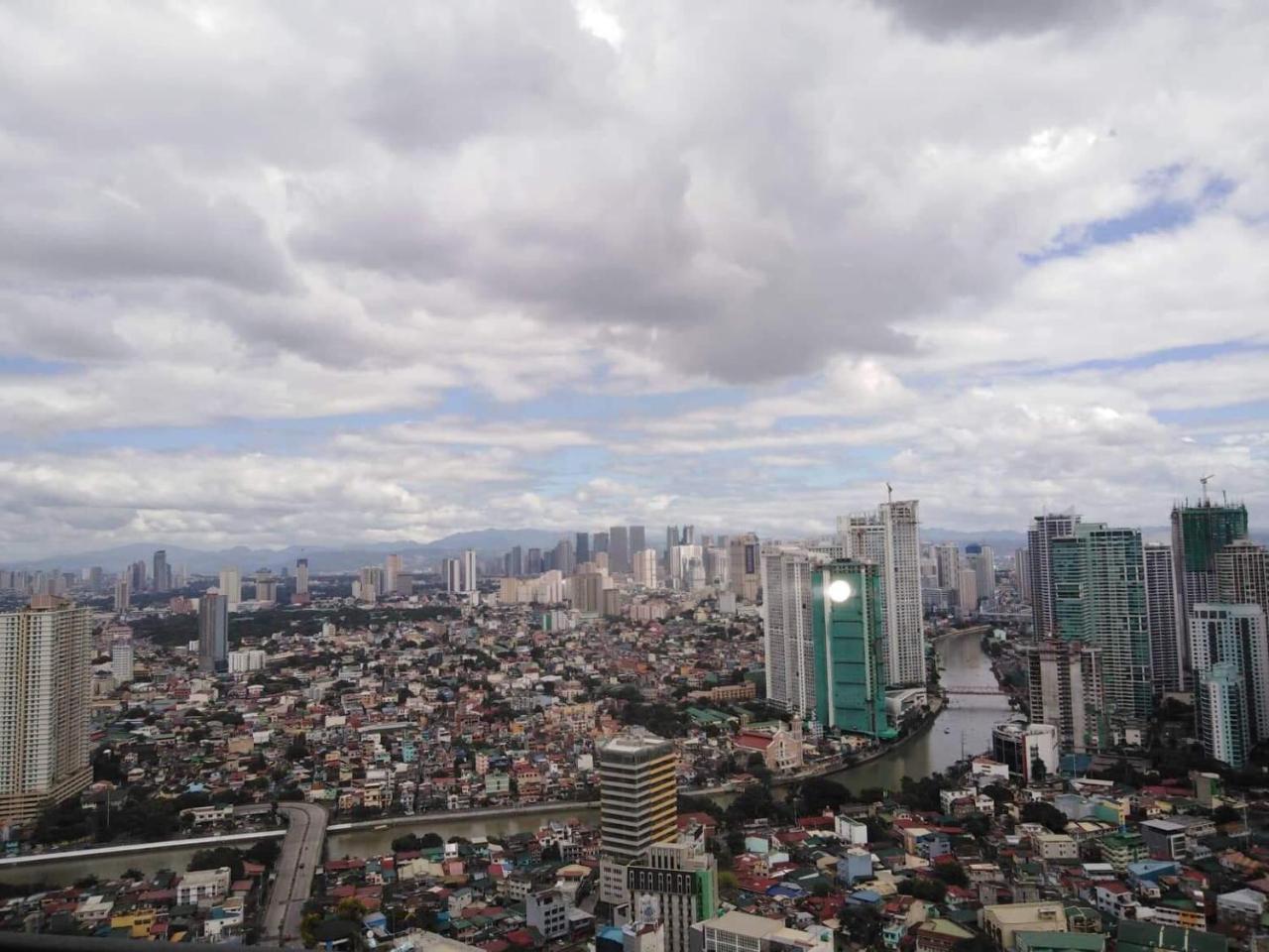 Seven Doors Aparthotels In Gramercy Makati Makati City Exteriér fotografie